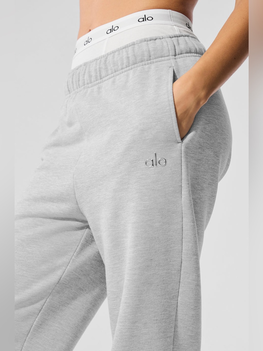 ALO Yoga Accolade Sweatpant
Athletic Color Grey. Size S - Picture 4 of 13
